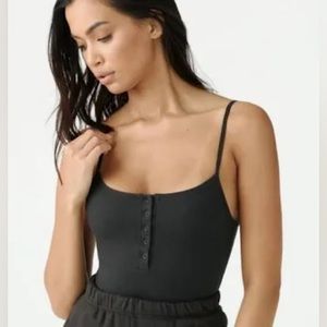 joah brown M/L ribbed front button HENLEY STYLE tank.